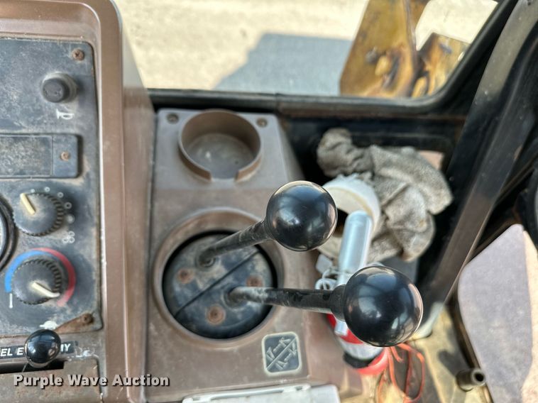 image for item NF9226 1999 John Deere 310E  backhoe