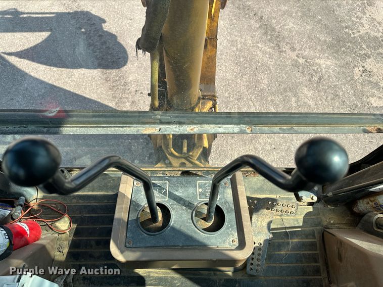 image for item NF9226 1999 John Deere 310E  backhoe