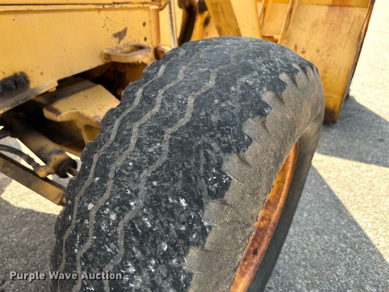 image for item NF9226 1999 John Deere 310E  backhoe