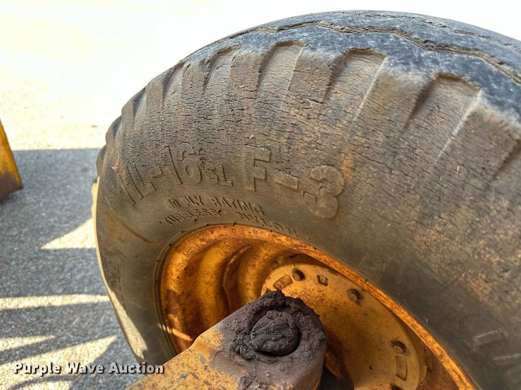 image for item NF9226 1999 John Deere 310E  backhoe