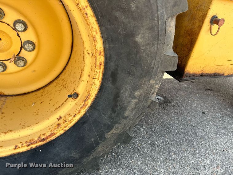 image for item NF9226 1999 John Deere 310E  backhoe