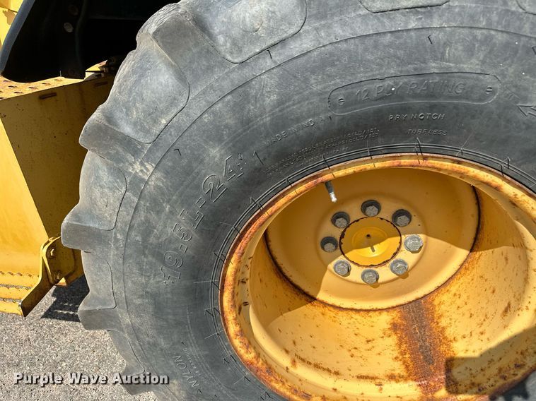 image for item NF9226 1999 John Deere 310E  backhoe