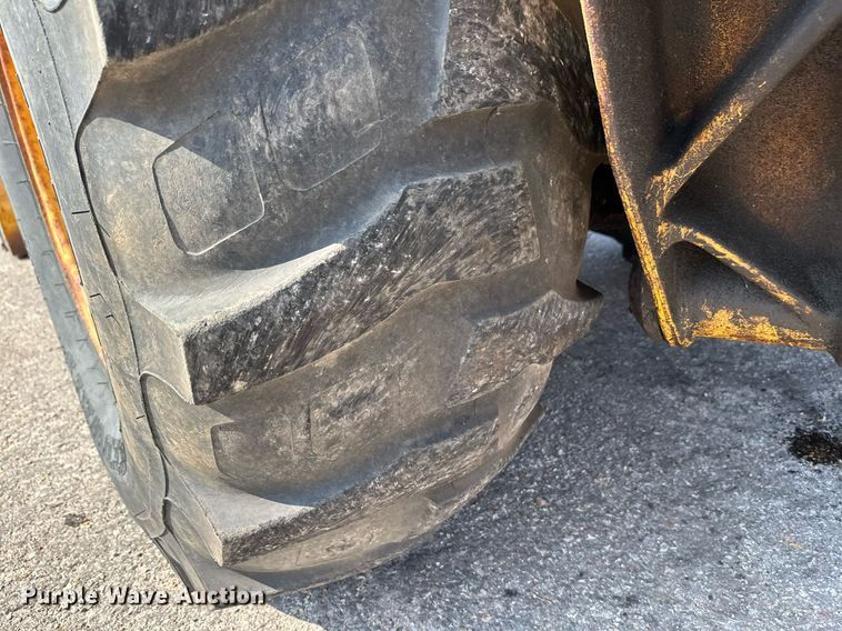 image for item NF9226 1999 John Deere 310E  backhoe