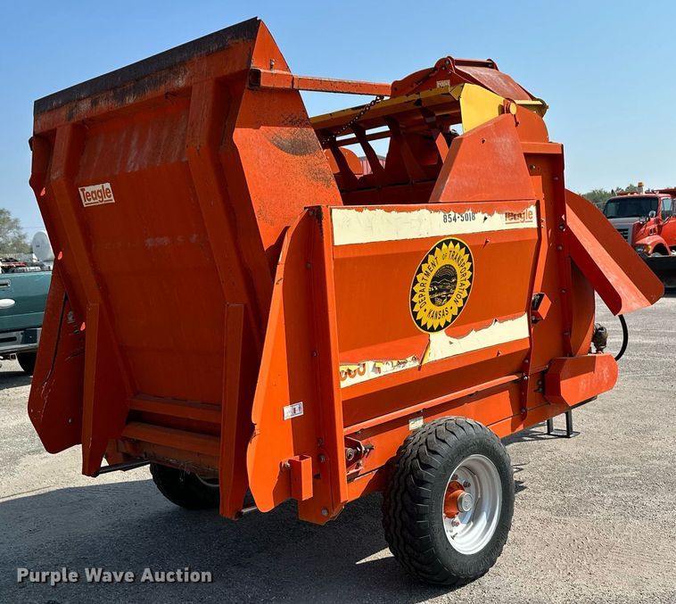 image for item NF9227 2008 Teagle Tomahawk 8080  bale processor