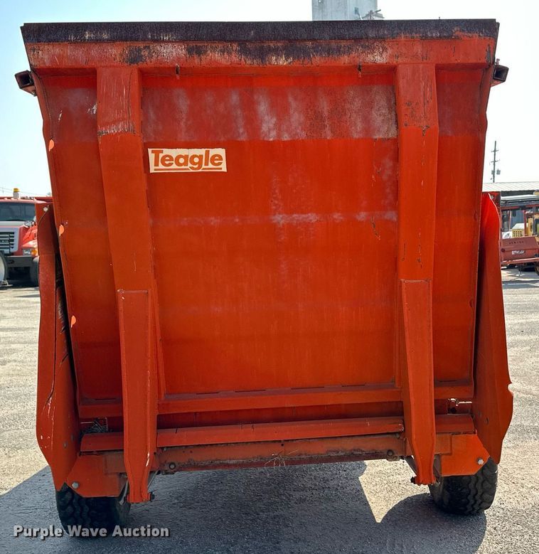 image for item NF9227 2008 Teagle Tomahawk 8080  bale processor