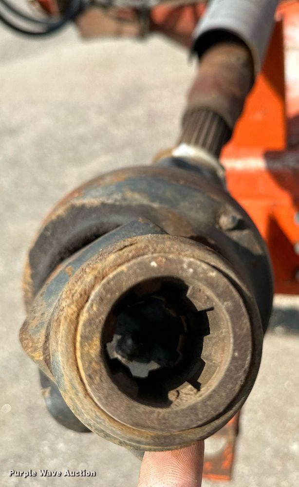 image for item NF9227 2008 Teagle Tomahawk 8080  bale processor