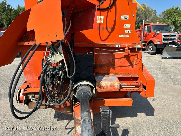 image for item NF9227 2008 Teagle Tomahawk 8080  bale processor