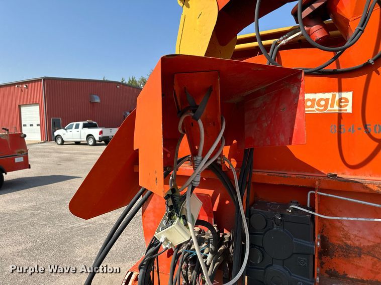 image for item NF9227 2008 Teagle Tomahawk 8080  bale processor