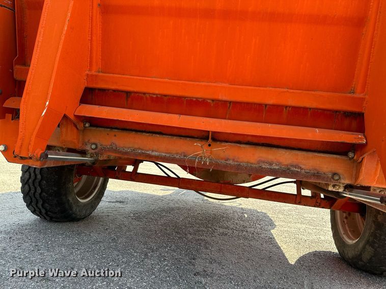 image for item NF9227 2008 Teagle Tomahawk 8080  bale processor