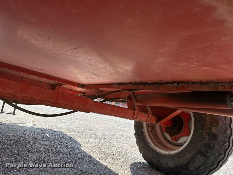 image for item NF9227 2008 Teagle Tomahawk 8080  bale processor