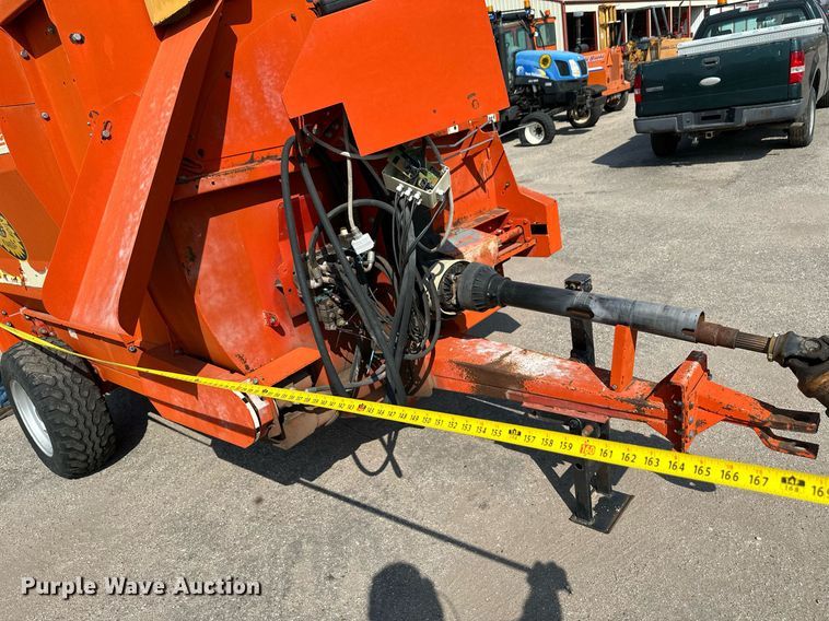 image for item NF9227 2008 Teagle Tomahawk 8080  bale processor