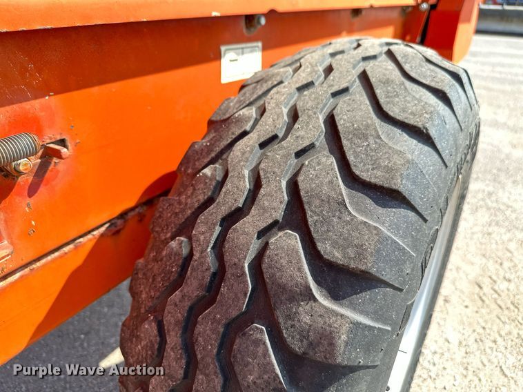 image for item NF9227 2008 Teagle Tomahawk 8080  bale processor