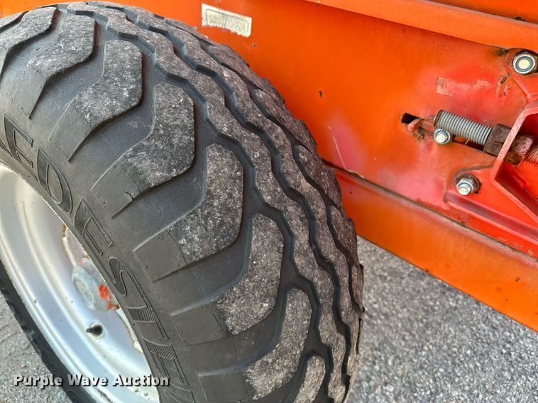 image for item NF9227 2008 Teagle Tomahawk 8080  bale processor