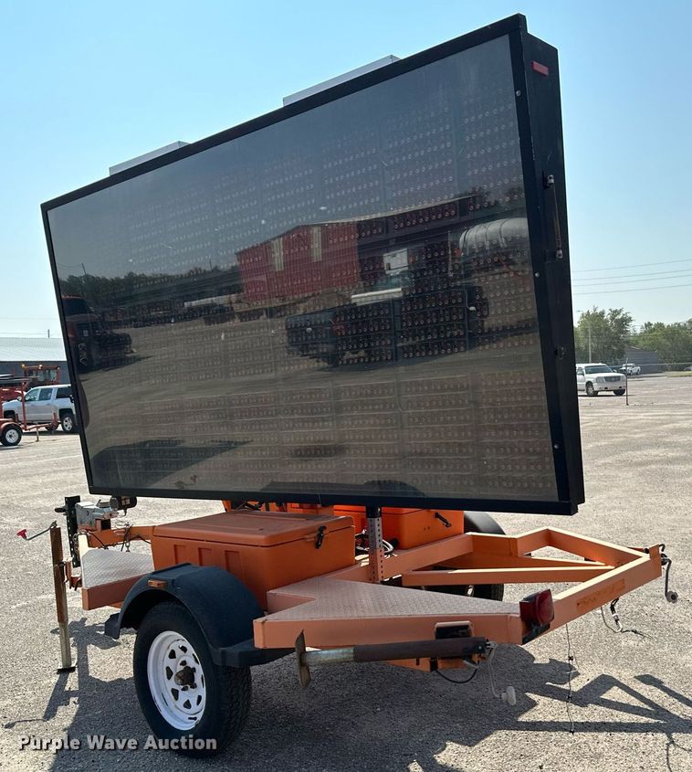 image for item NF9228 2011 Ver-Mac PCMS1210  message board trailer