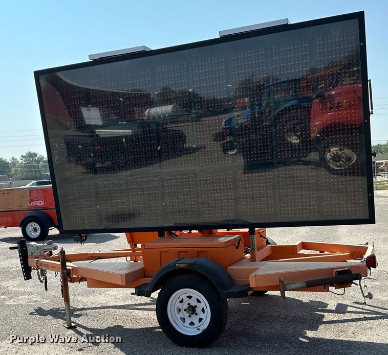 image for item NF9228 2011 Ver-Mac PCMS1210  message board trailer