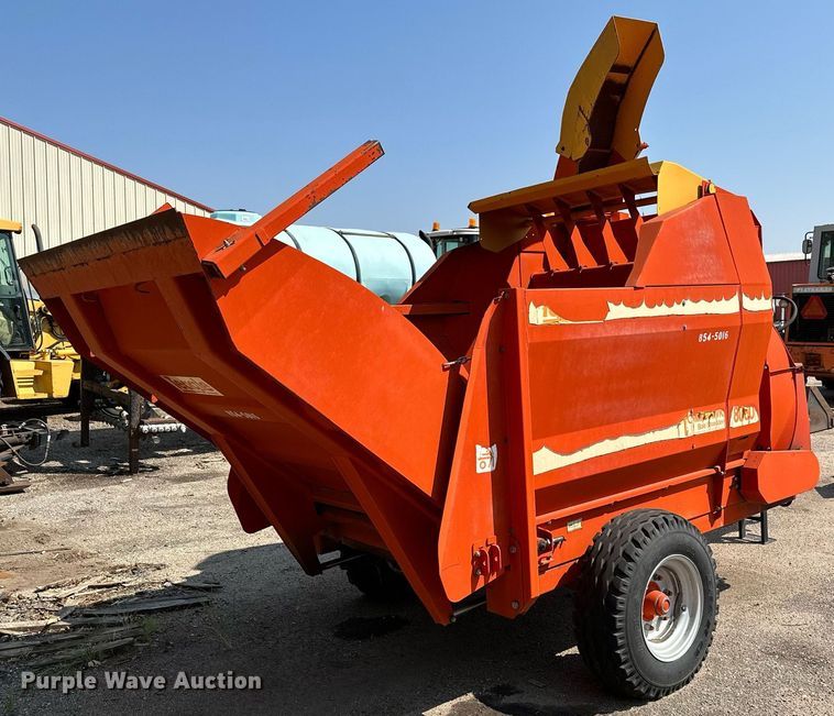 image for item NF9230 2006 Teagle Tomahawk 8080  bale processor