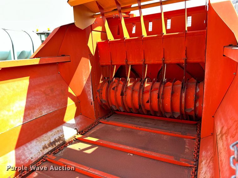 image for item NF9230 2006 Teagle Tomahawk 8080  bale processor