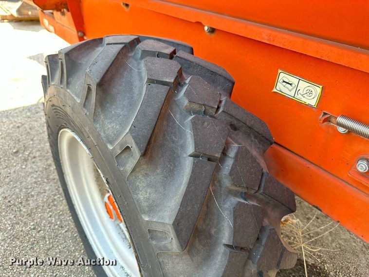 image for item NF9230 2006 Teagle Tomahawk 8080  bale processor