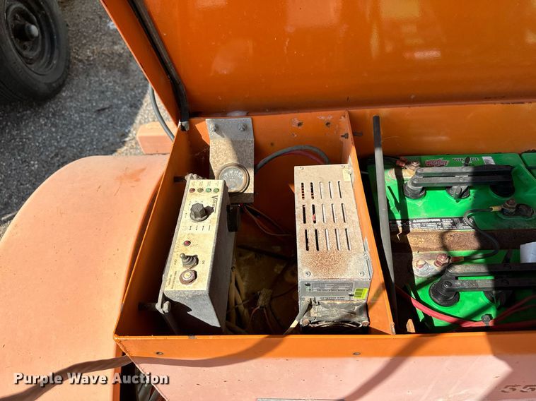 image for item NF9232 2003 Ver-Mac ST4825  arrow board trailer