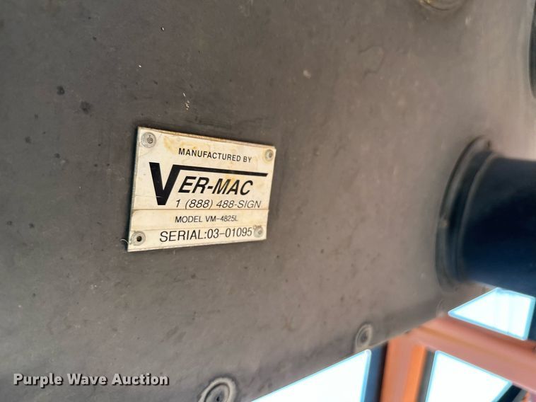 image for item NF9232 2003 Ver-Mac ST4825  arrow board trailer