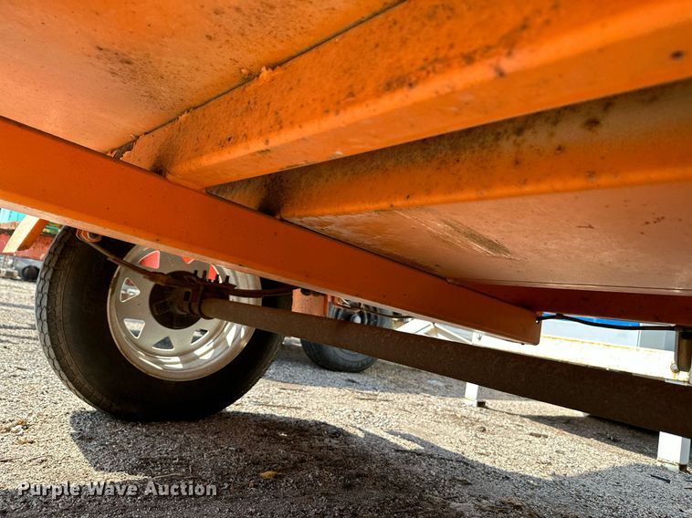 image for item NF9232 2003 Ver-Mac ST4825  arrow board trailer