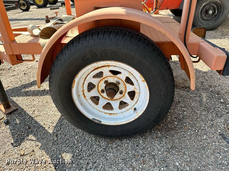 image for item NF9232 2003 Ver-Mac ST4825  arrow board trailer