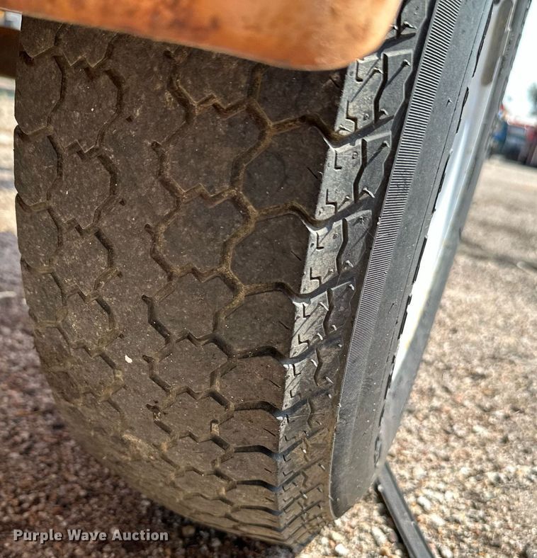 image for item NF9232 2003 Ver-Mac ST4825  arrow board trailer