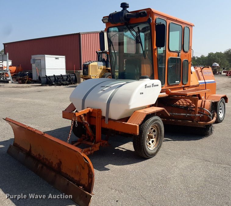 image for item NF9234 2008 Broce RJ350  broom