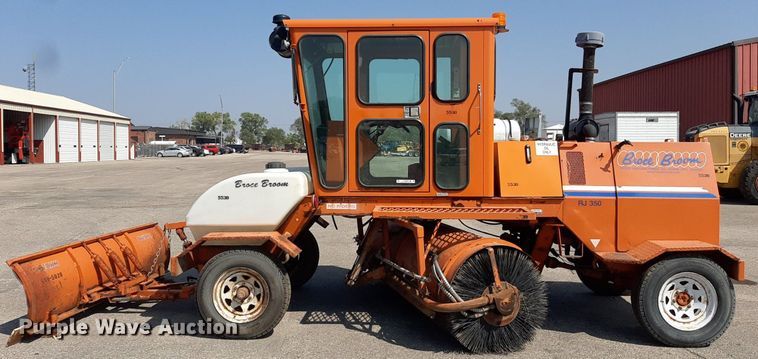 image for item NF9234 2008 Broce RJ350  broom