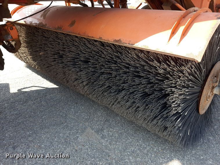 image for item NF9234 2008 Broce RJ350  broom