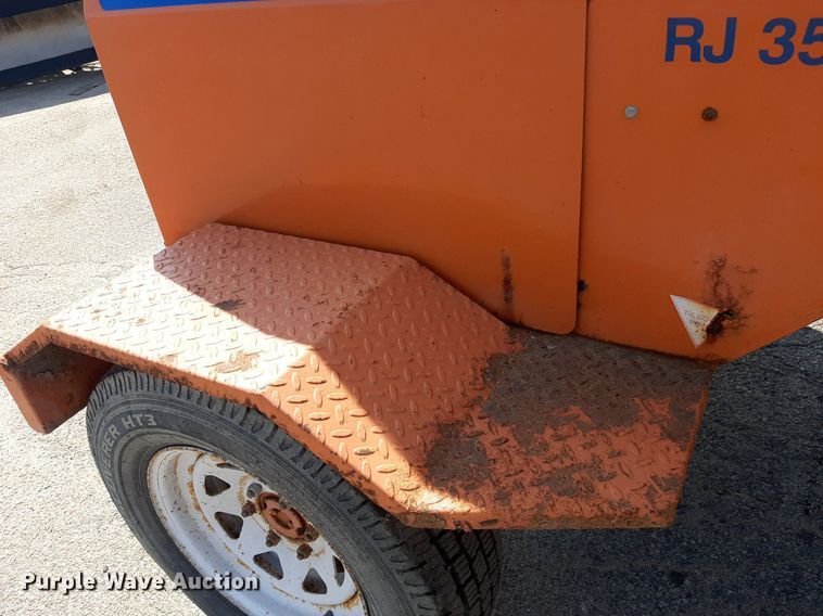 image for item NF9234 2008 Broce RJ350  broom