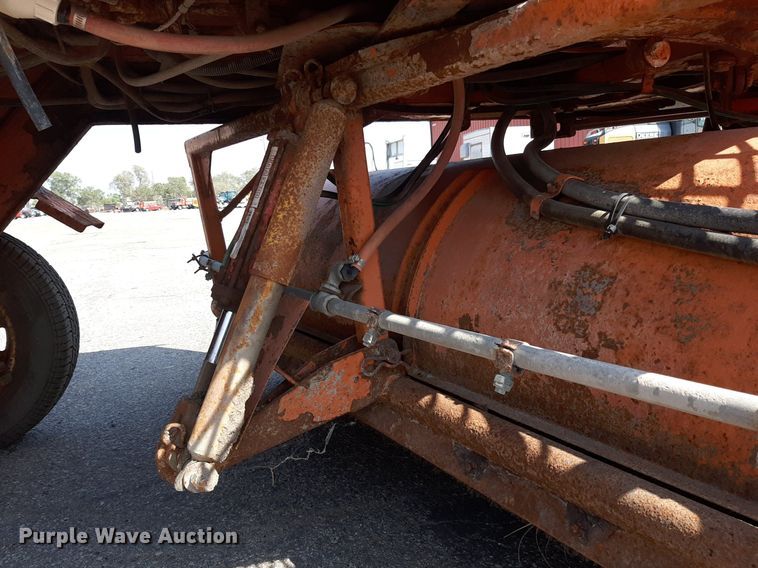 image for item NF9234 2008 Broce RJ350  broom