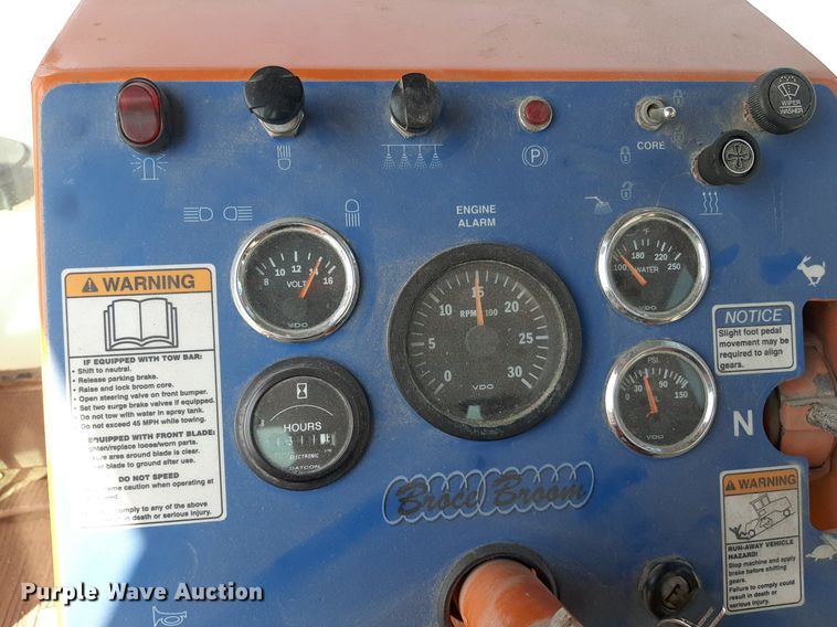 image for item NF9234 2008 Broce RJ350  broom