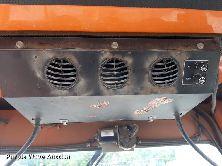 image for item NF9234 2008 Broce RJ350  broom