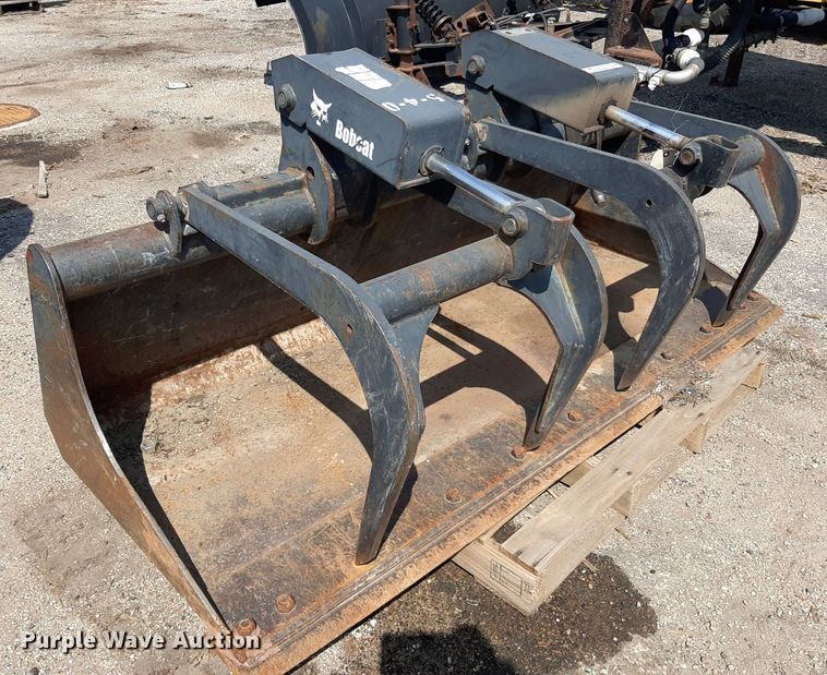 image for item NF9239 Bobcat  72"W skid steer grapple bucket