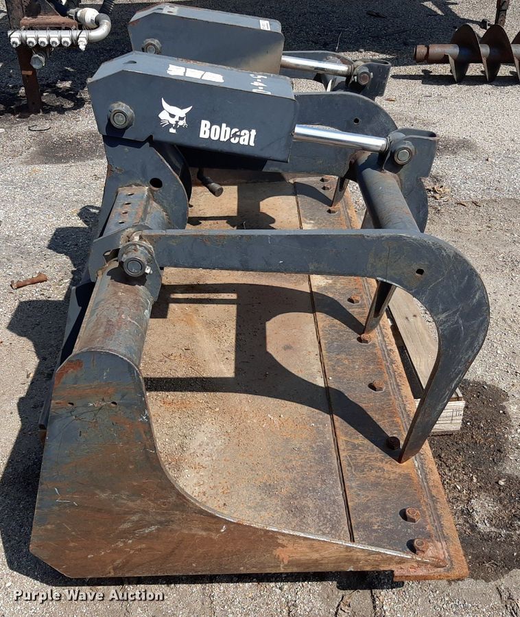 image for item NF9239 Bobcat  72"W skid steer grapple bucket