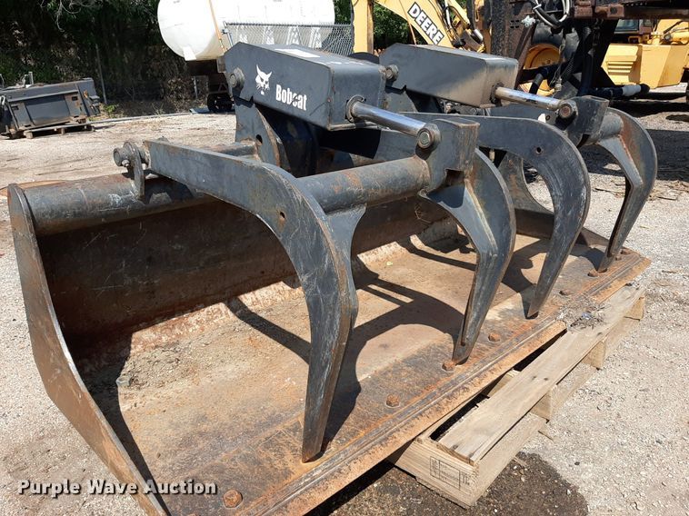 image for item NF9239 Bobcat  72"W skid steer grapple bucket