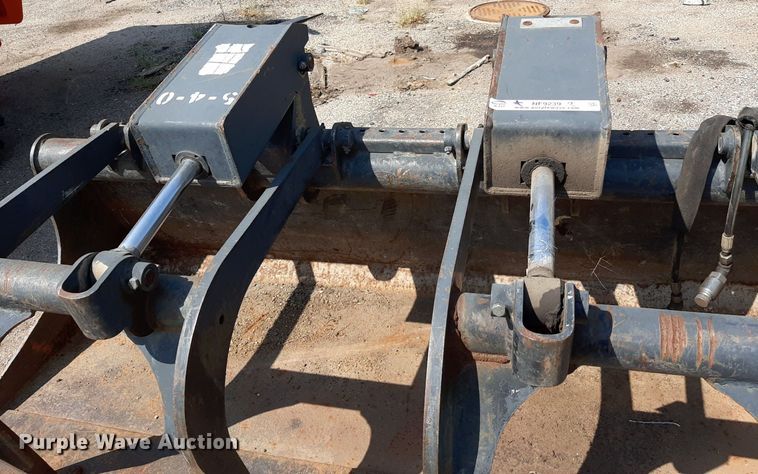 image for item NF9239 Bobcat  72"W skid steer grapple bucket