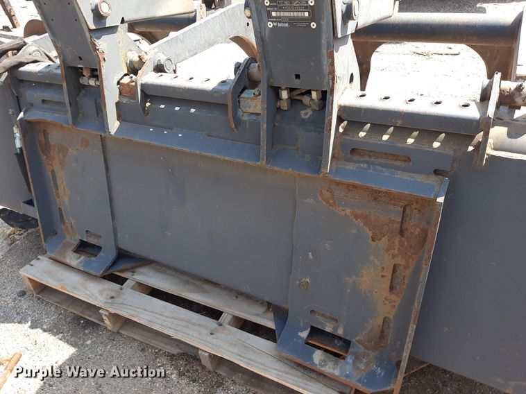 image for item NF9239 Bobcat  72"W skid steer grapple bucket