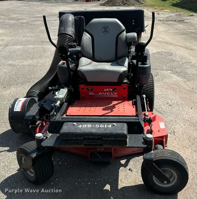 image for item NF9242 2003 Gravely 148Z  ZTR lawn mower