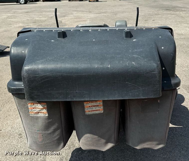 image for item NF9242 2003 Gravely 148Z  ZTR lawn mower