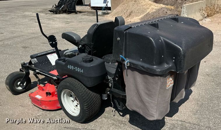 image for item NF9242 2003 Gravely 148Z  ZTR lawn mower