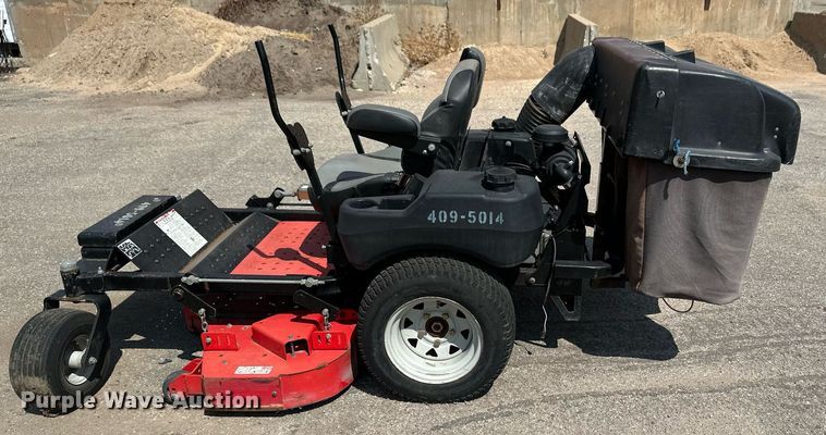 image for item NF9242 2003 Gravely 148Z  ZTR lawn mower