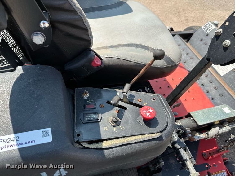 image for item NF9242 2003 Gravely 148Z  ZTR lawn mower