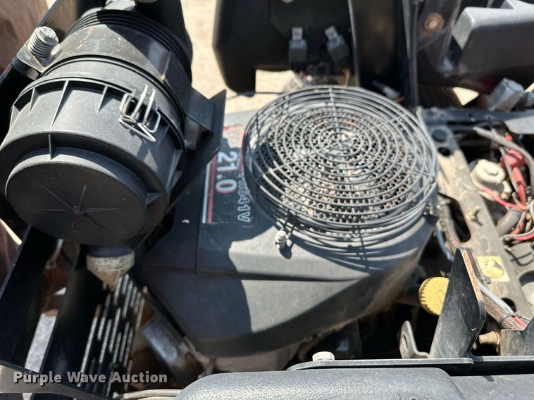 image for item NF9242 2003 Gravely 148Z  ZTR lawn mower