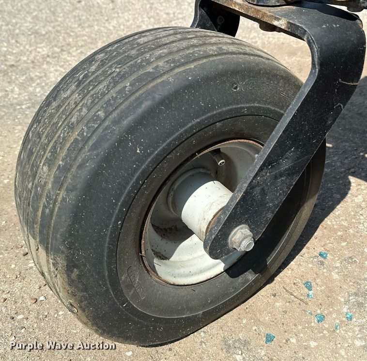 image for item NF9242 2003 Gravely 148Z  ZTR lawn mower