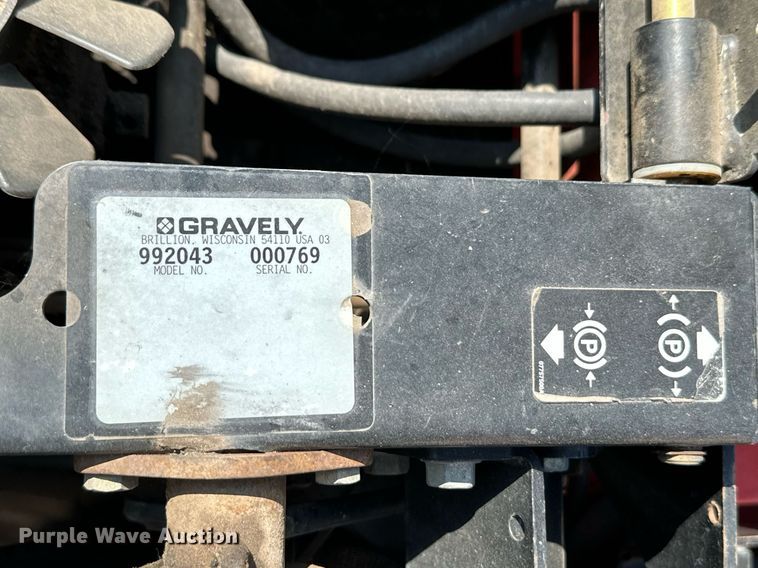 image for item NF9242 2003 Gravely 148Z  ZTR lawn mower