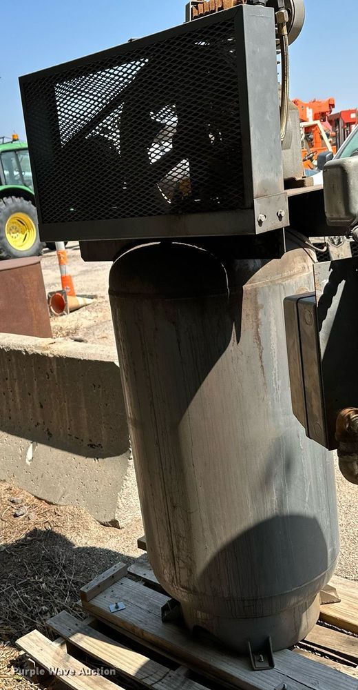 image for item NF9247 Industrial Gold Series CI521E80V  air compressor