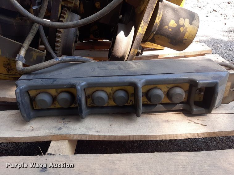 image for item NF9252 Yale KL3415R  chain hoist