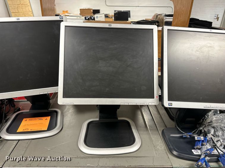 image for item NP9488 (10) HP monitors